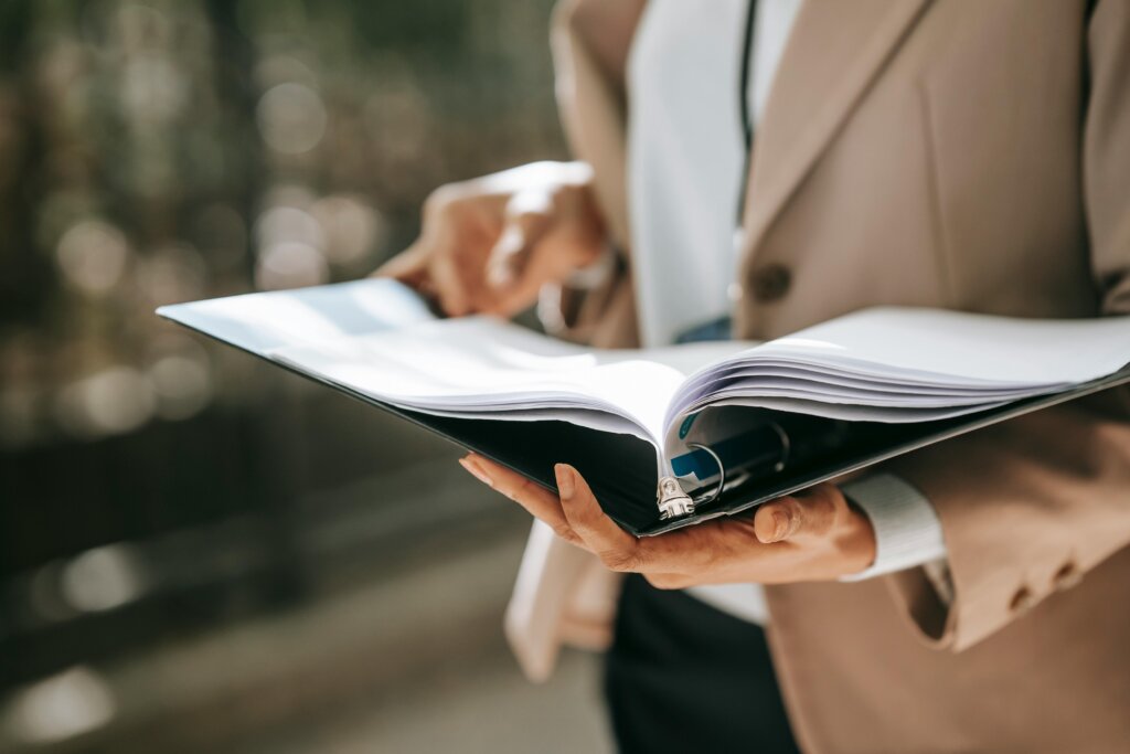 Recensioni online, quali nuovi requisiti devono rispettare gli utenti per poter esprimere la propria opinione? E che cosa cambia per le attività commerciali?