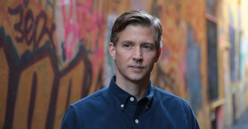 Alec Ross suona la sveglia. «Non vi piacciono OpenAI o DeepSeek? Fatevi la vostra intelligenza artificiale europea»